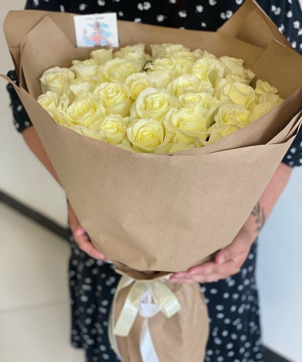 45 белых роз, артикул F1304424 - 26400 рублей, доставка по городу. Flawery - доставка цветов