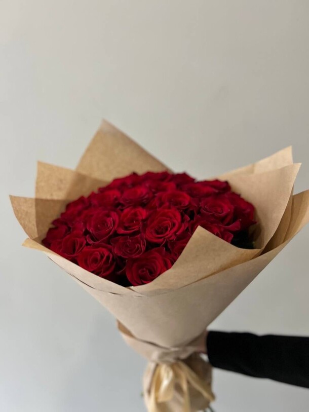 Розы красные, артикул F1306632 - 10780 рублей, доставка по городу. Flawery - доставка цветов