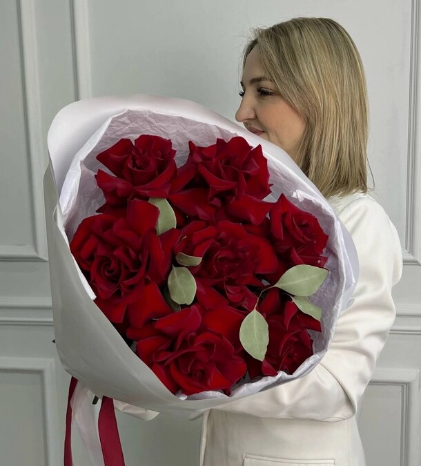 Букет «алый бархат» s, артикул F1303150 - 3900 рублей, доставка по городу. Flawery - доставка цветов