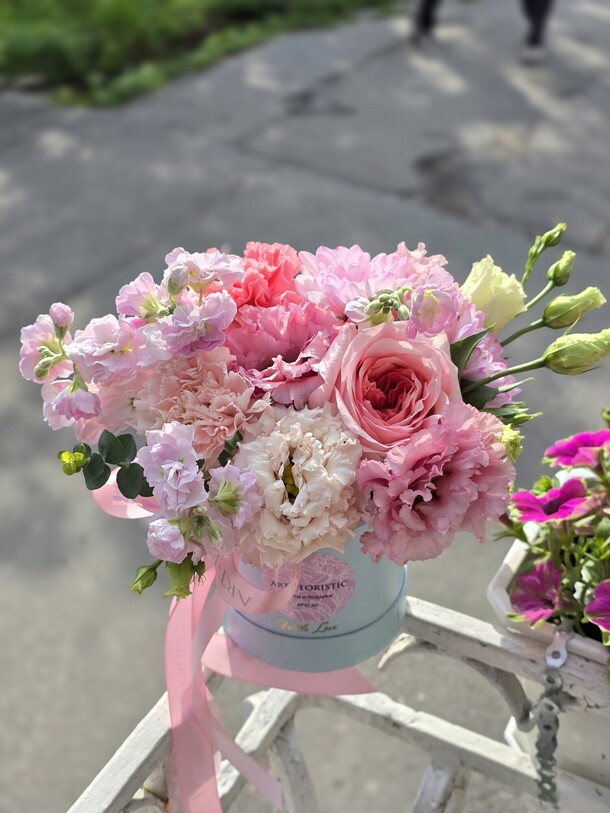 Композиция "акварельные переливы", артикул F1444707 - 4450 рублей, доставка по городу. Flawery - доставка цветов