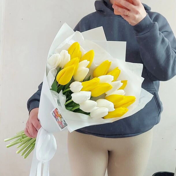 25 тюльпанов, артикул F1532994 - 9000 рублей, доставка по городу. Flawery - доставка цветов