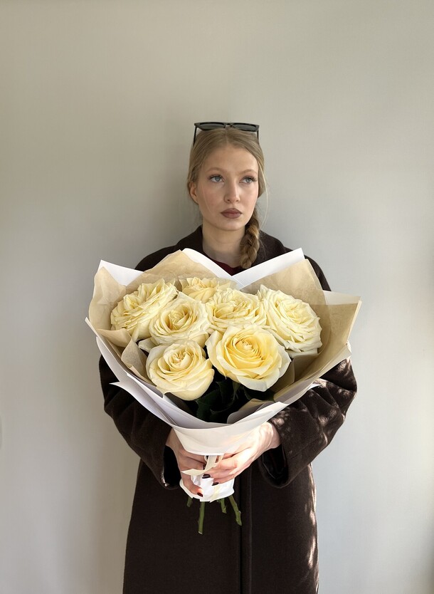 Букет пионовидных роз, артикул F1403142 - 2850 рублей, доставка по городу. Flawery - доставка цветов