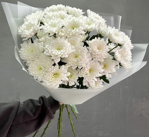 Букет из хризантемы, артикул F1380224 - 5500 рублей, доставка по городу. Flawery - доставка цветов