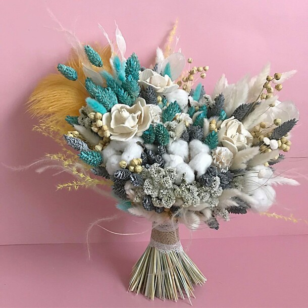 Букет из сухоцветов с перьями, артикул F1281463 - 11420 рублей, доставка по городу. Flawery - доставка цветов