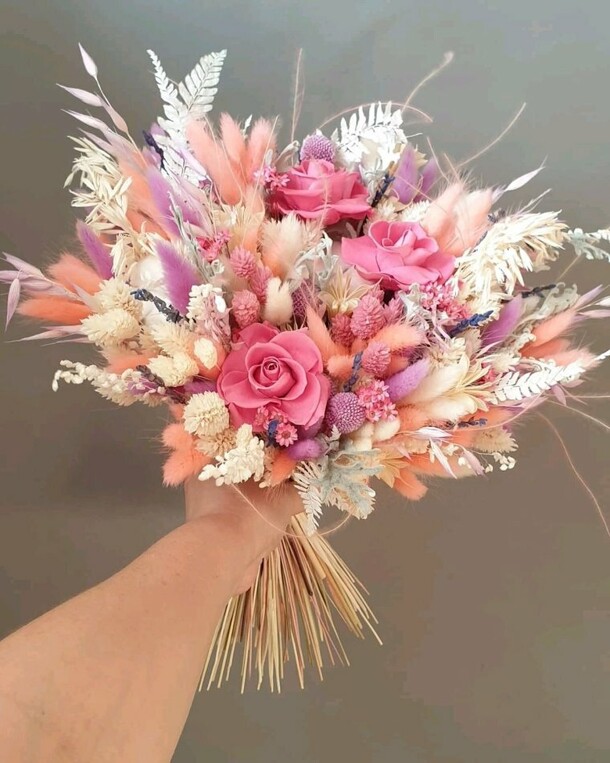 Букет сухоцветов с розами, артикул F1284725 - 7467 рублей, доставка по городу. Flawery - доставка цветов