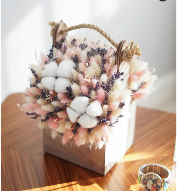 Букет сухоцветов в коробке, артикул F1286550 - 13690 рублей, доставка по городу. Flawery - доставка цветов