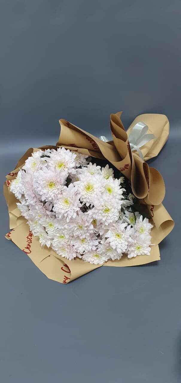 Букет кустовых хризантем, артикул F1348468 - 5790 рублей, доставка по городу. Flawery - доставка цветов