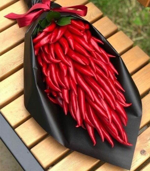 Съедобный букет из перцев, артикул F1359756 - 5058 рублей, доставка по городу. Flawery - доставка цветов