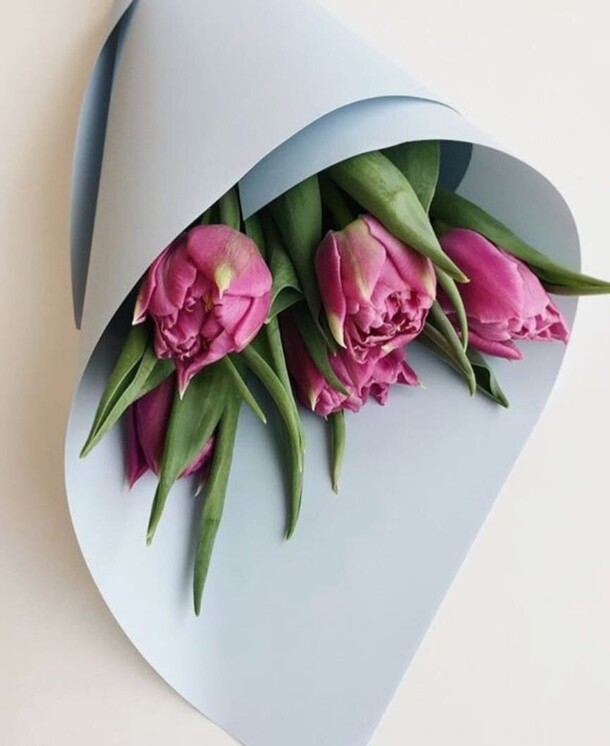 Букет-комплимент из тюльпанов, артикул F1371750 - 2636 рублей, доставка по городу. Flawery - доставка цветов