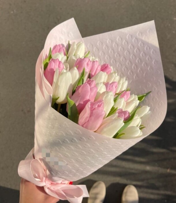 Букет нежных тюльпанов, артикул F1379221 - 7409 рублей, доставка по городу. Flawery - доставка цветов