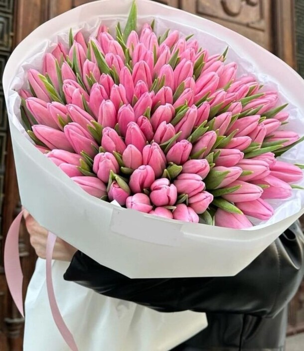Большой букет розовых тюльпанов, артикул F1381184 - 35000 рублей, доставка по городу. Flawery - доставка цветов