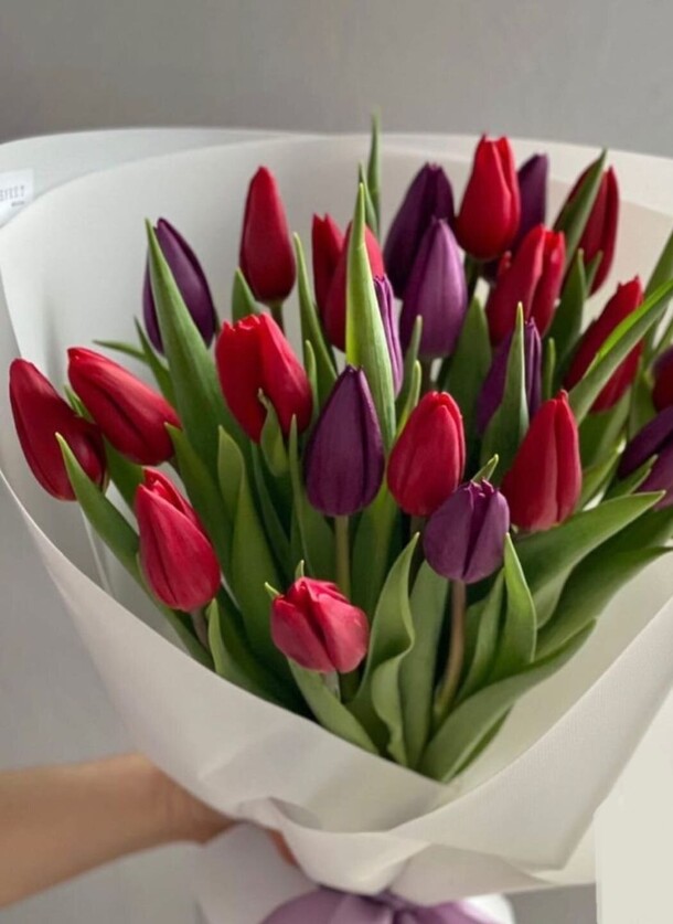 Букет тюльпанов, артикул F1381215 - 10273 рублей, доставка по городу. Flawery - доставка цветов