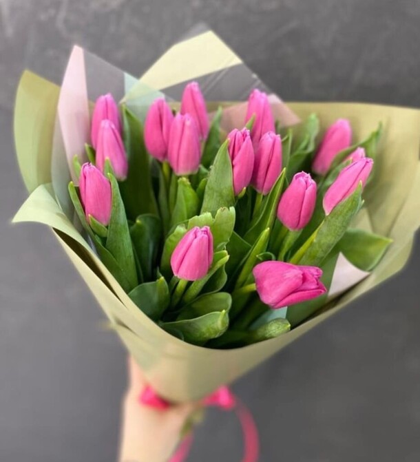 Букет розовых тюльпанов, артикул F1382826 - 5610 рублей, доставка по городу. Flawery - доставка цветов