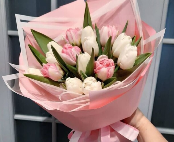 Нежный букет тюльпанов, артикул F1382837 - 5610 рублей, доставка по городу. Flawery - доставка цветов