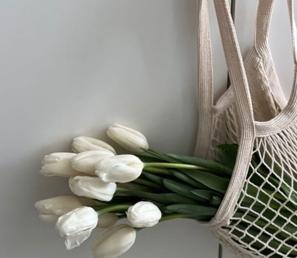 11 белых тюльпанов, артикул F1387742 - 3033 рублей, доставка по городу. Flawery - доставка цветов