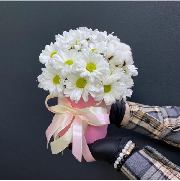 Хризантемы ромашка, артикул F1435241 - 2000 рублей, доставка по городу. Flawery - доставка цветов