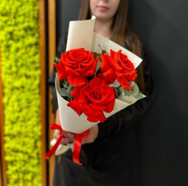 Французские розы 3шт, артикул F1435243 - 2000 рублей, доставка по городу. Flawery - доставка цветов