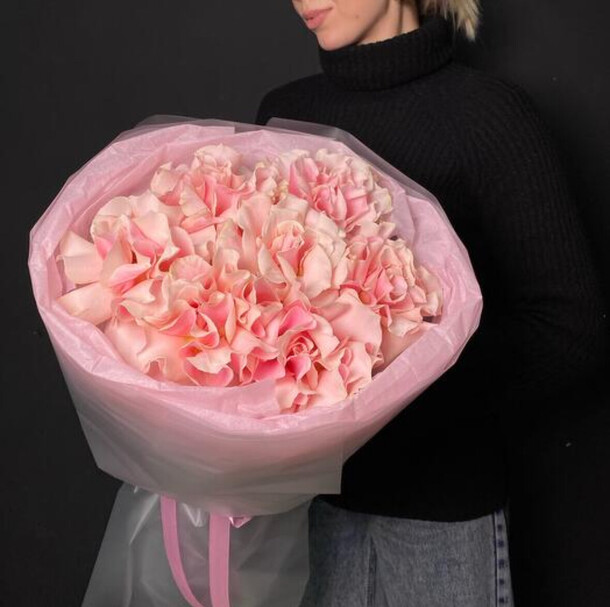 Розы французские 7шт, артикул F1435257 - 4100 рублей, доставка по городу. Flawery - доставка цветов