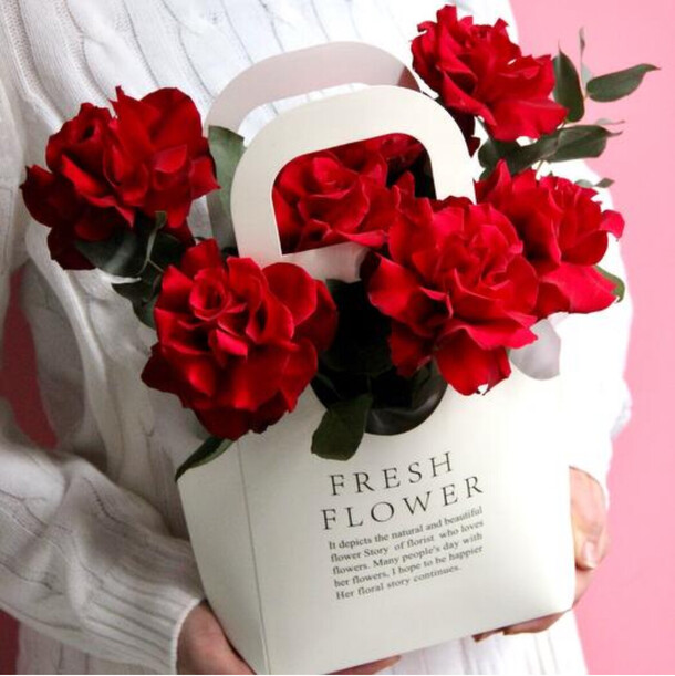 Французские розы в сумочке, артикул F1435260 - 4000 рублей, доставка по городу. Flawery - доставка цветов