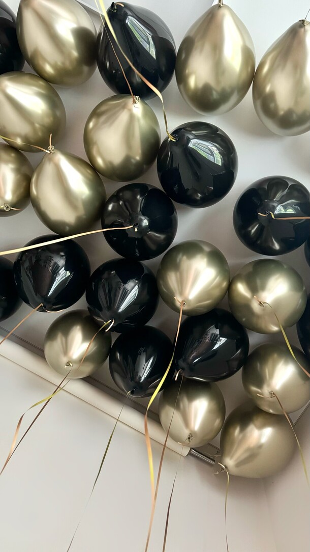 10 воздушных шаров в потолок, артикул F1282988 - 2080 рублей, доставка по городу. Flawery - доставка цветов