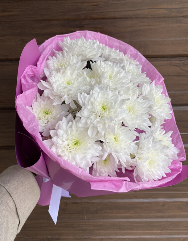 Букет белые хризантемы, артикул F1295262 - 3570 рублей, доставка по городу. Flawery - доставка цветов