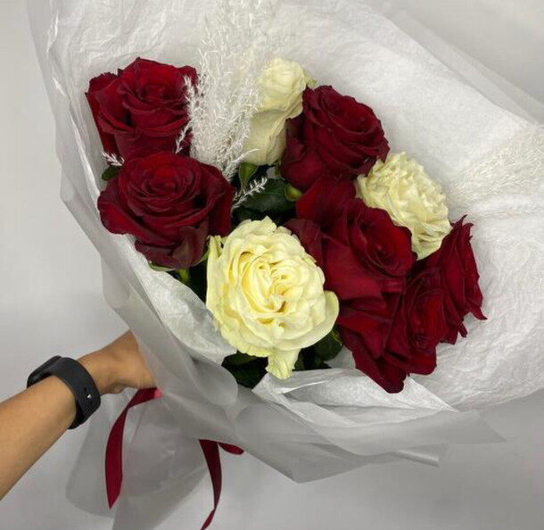 Крупные розы эквадор, артикул F1319193 - 6120 рублей, доставка по городу. Flawery - доставка цветов