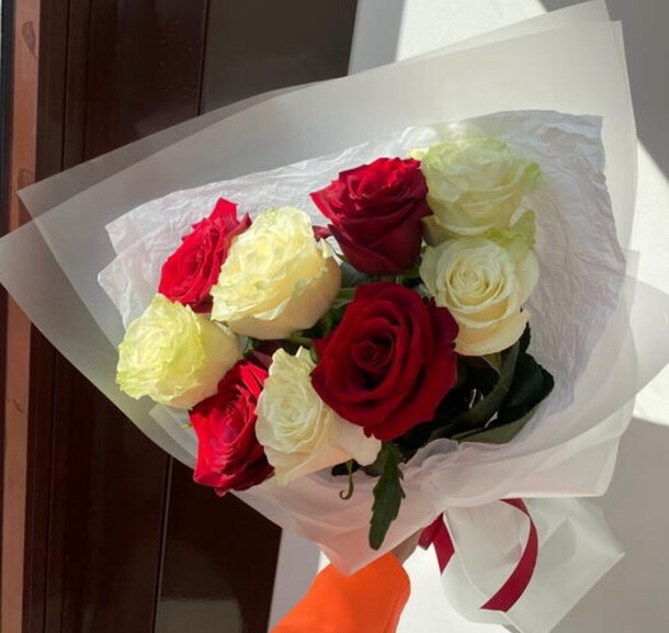 Розы эквадор, артикул F1321149 - 6300 рублей, доставка по городу. Flawery - доставка цветов