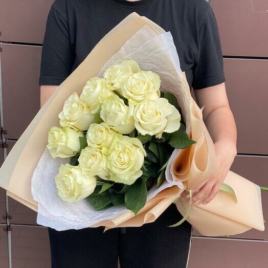 Белые розы эквадор, артикул F1328964 - 7560 рублей, доставка по городу. Flawery - доставка цветов