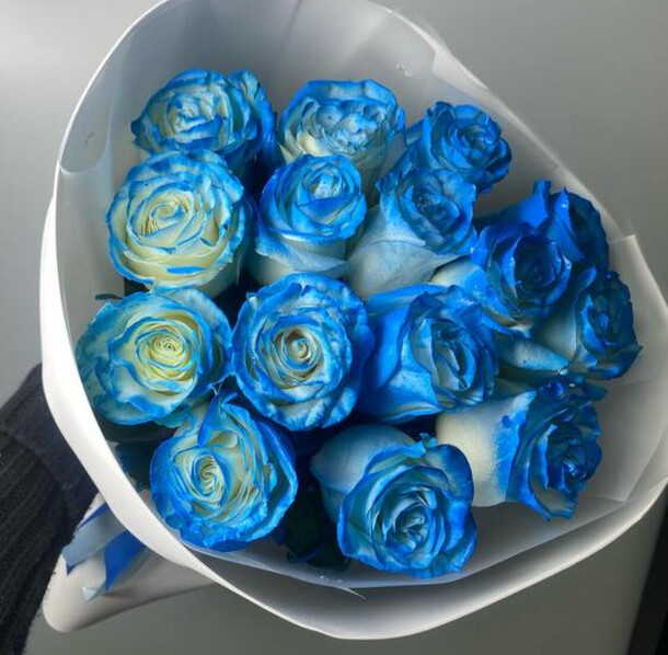 Букет синие розы эквадор, артикул F1382677 - 11700 рублей, доставка по городу. Flawery - доставка цветов