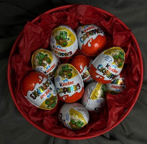 Подарок с киндер сюрпризами, артикул F1412376 - 5900 рублей, доставка по городу. Flawery - доставка цветов