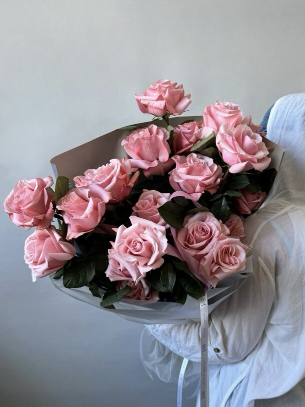 Букет из роз би свит, артикул F1287166 - 15990 рублей, доставка по городу. Flawery - доставка цветов