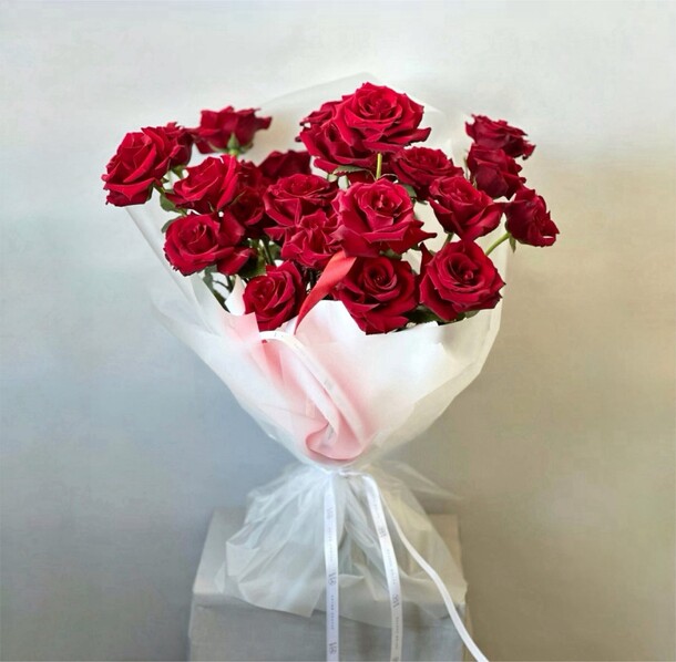 Букет из роз эксплорер, артикул F1287184 - 15950 рублей, доставка по городу. Flawery - доставка цветов