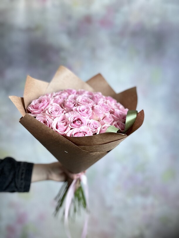 Букет розовых роз, артикул F1321159 - 7850 рублей, доставка по городу. Flawery - доставка цветов