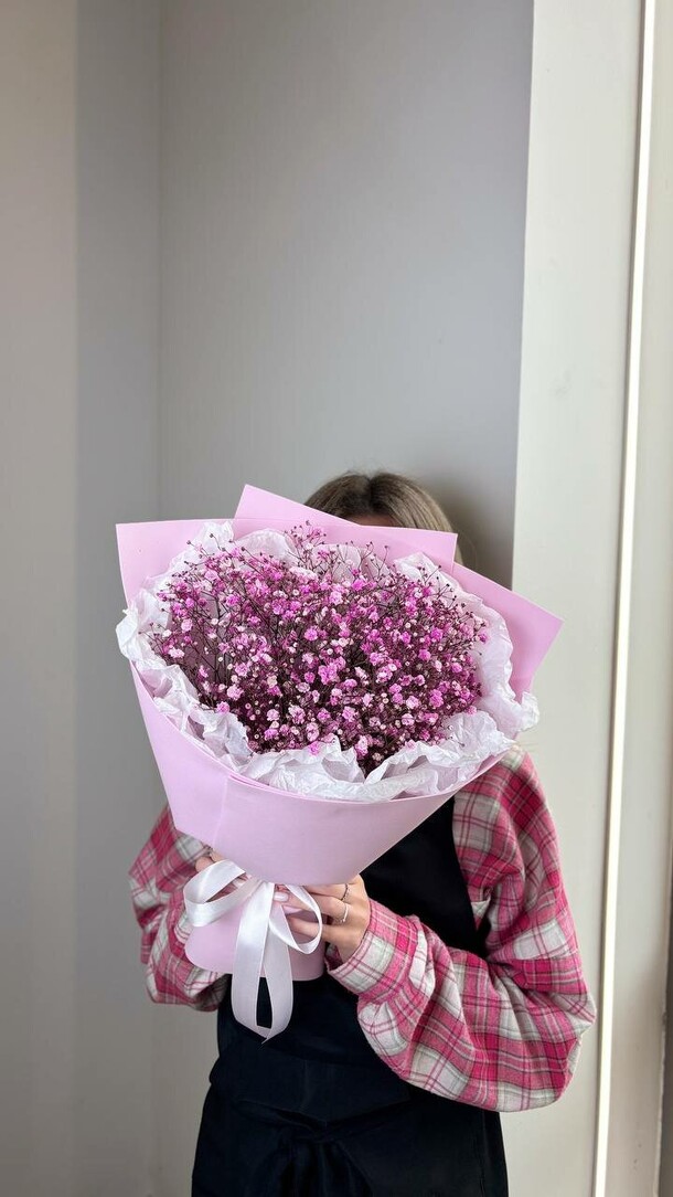 Мини букет из розовых гипсофил, артикул F1409691 - 2102 рублей, доставка по городу. Flawery - доставка цветов