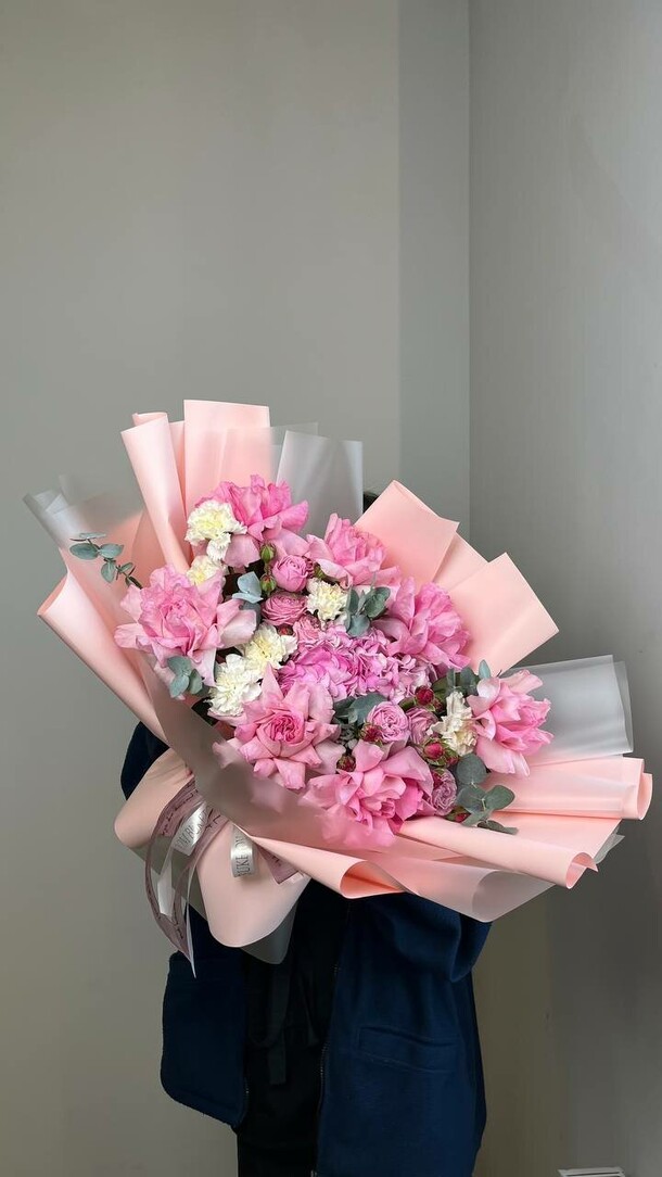 Королевский букет с розами, артикул F1411224 - 12800 рублей, доставка по городу. Flawery - доставка цветов