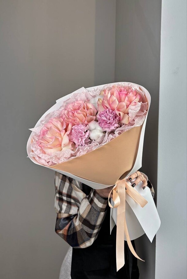 Ароматный букет цветов, артикул F1415611 - 3300 рублей, доставка по городу. Flawery - доставка цветов