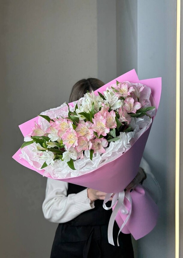 Букет из альстромерий, артикул F1418088 - 4200 рублей, доставка по городу. Flawery - доставка цветов