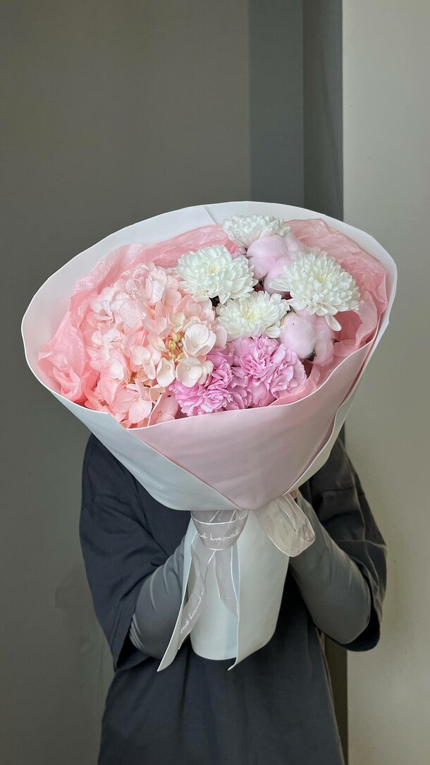 Нежный букет, артикул F1484802 - 3900 рублей, доставка по городу. Flawery - доставка цветов