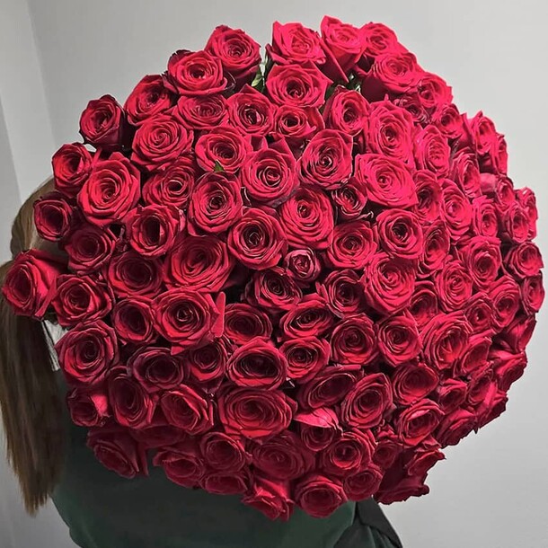 Букет из 101 красной розы, артикул F1335123 - 51890 рублей, доставка по городу. Flawery - доставка цветов