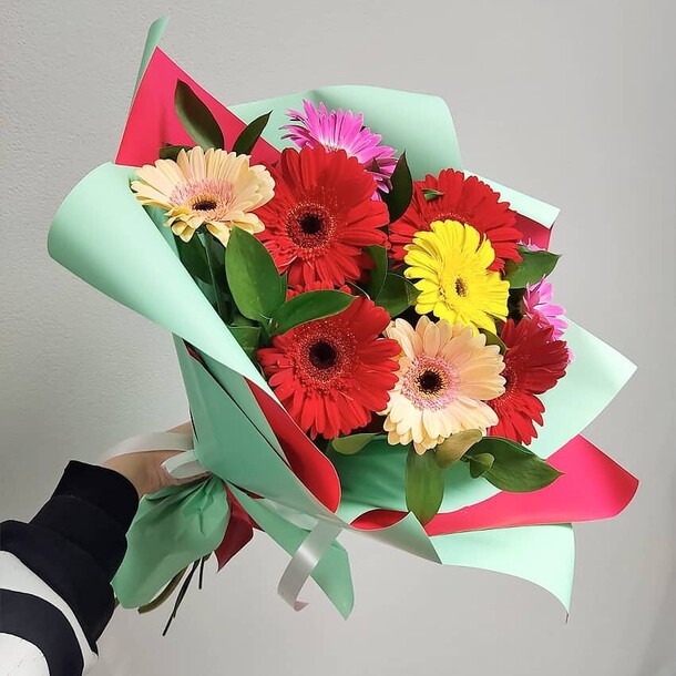 Букет "радужный рай", артикул F1338493 - 3850 рублей, доставка по городу. Flawery - доставка цветов