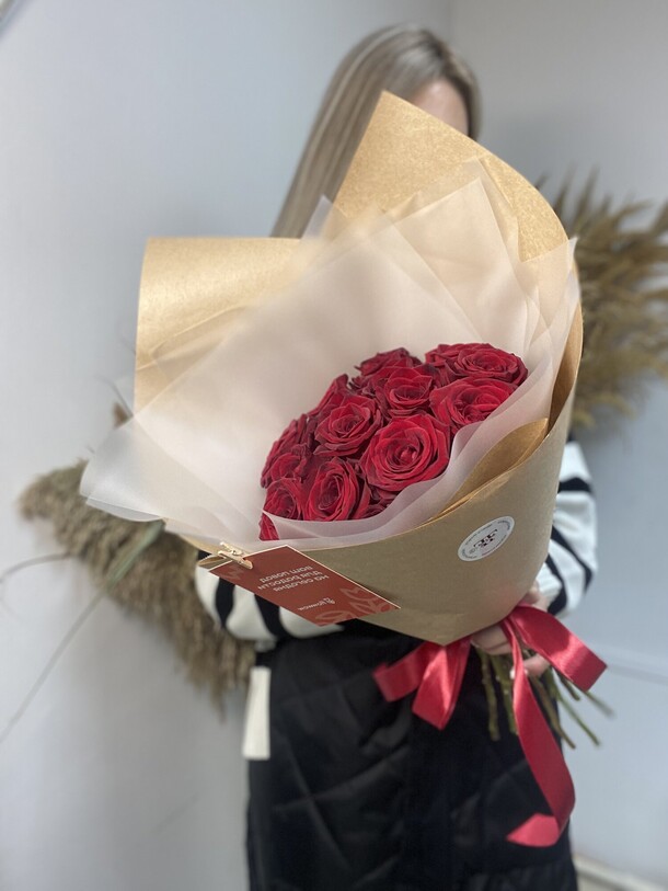 Букет из красных роз, артикул F1345543 - 5200 рублей, доставка по городу. Flawery - доставка цветов