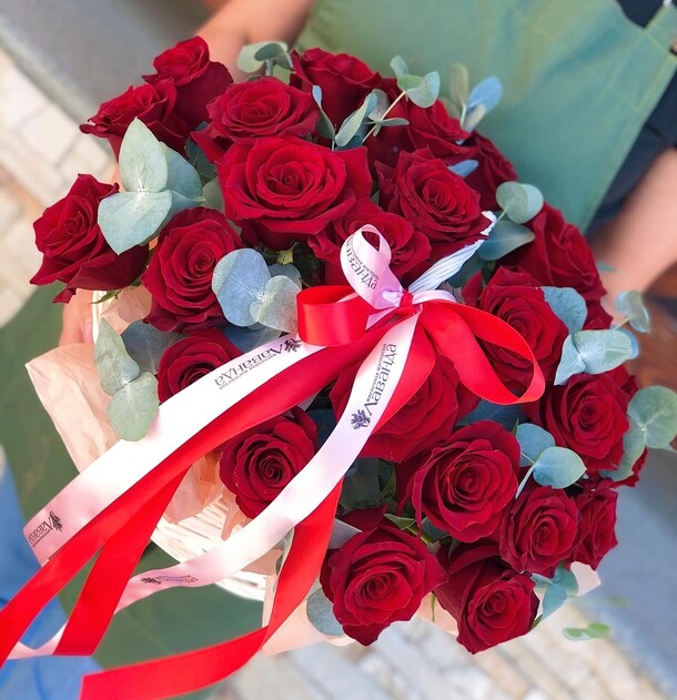 Корзина 31 роза, артикул F1406568 - 20000 рублей, доставка по городу. Flawery - доставка цветов