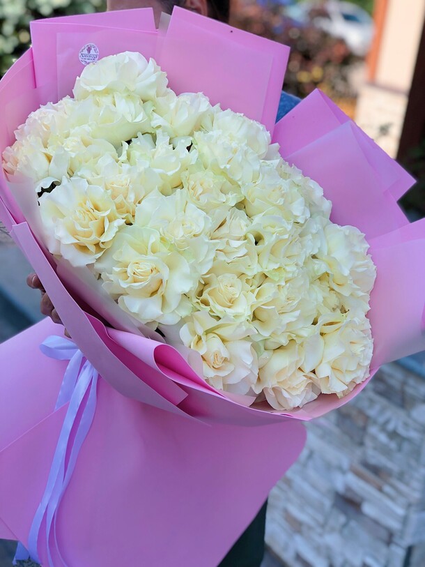 Белые французские розы, артикул F1406597 - 13200 рублей, доставка по городу. Flawery - доставка цветов