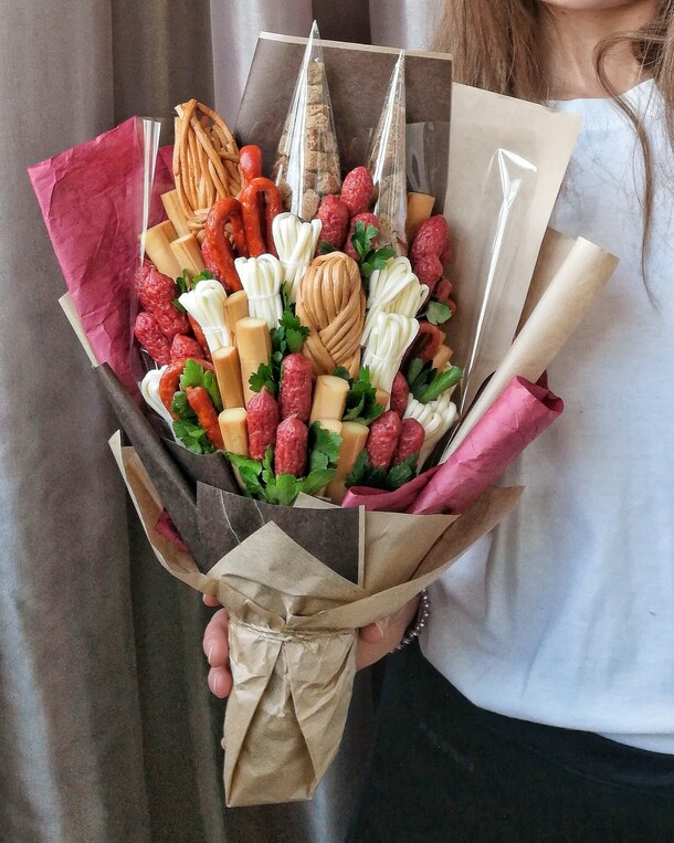 Снеки (мужской букет), артикул F1288385 - 2950 рублей, доставка по городу. Flawery - доставка цветов