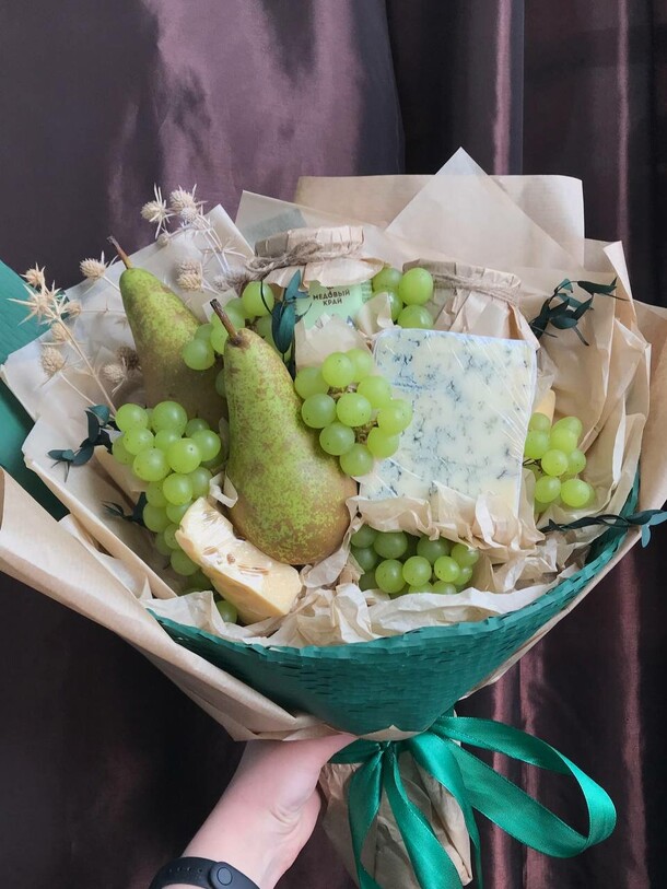 Полусладкое, артикул F1394181 - 3790 рублей, доставка по городу. Flawery - доставка цветов