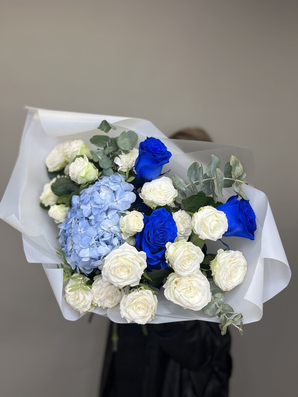 Сборный букет, артикул F1292199 - 9955 рублей, доставка по городу. Flawery - доставка цветов