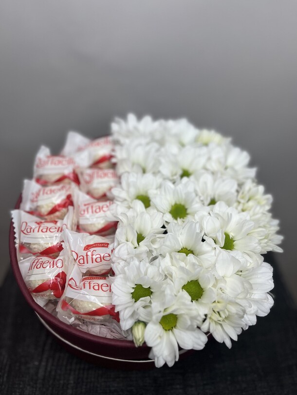 Сладкая композиция, артикул F1297313 - 3727 рублей, доставка по городу. Flawery - доставка цветов