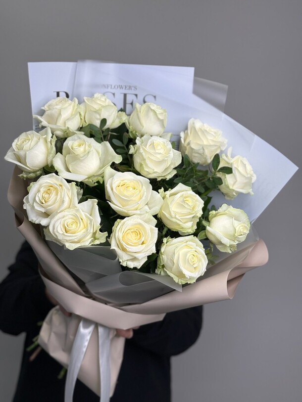 15 белых  роз, артикул F1348924 - 6850 рублей, доставка по городу. Flawery - доставка цветов