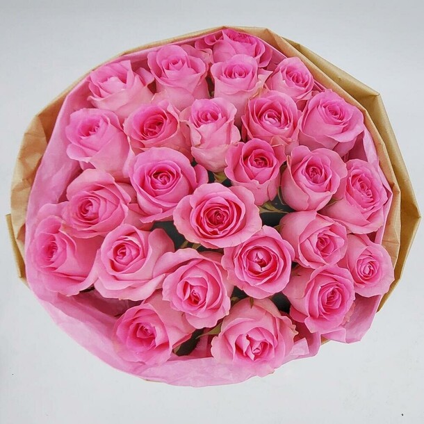 25 розовых роз, артикул F1379029 - 3490 рублей, доставка по городу. Flawery - доставка цветов