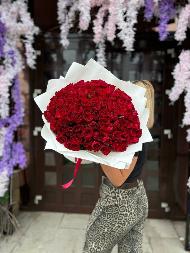 Букет «любовь» из 101 красной розы, артикул F1295221 - 19965 рублей, доставка по городу. Flawery - доставка цветов